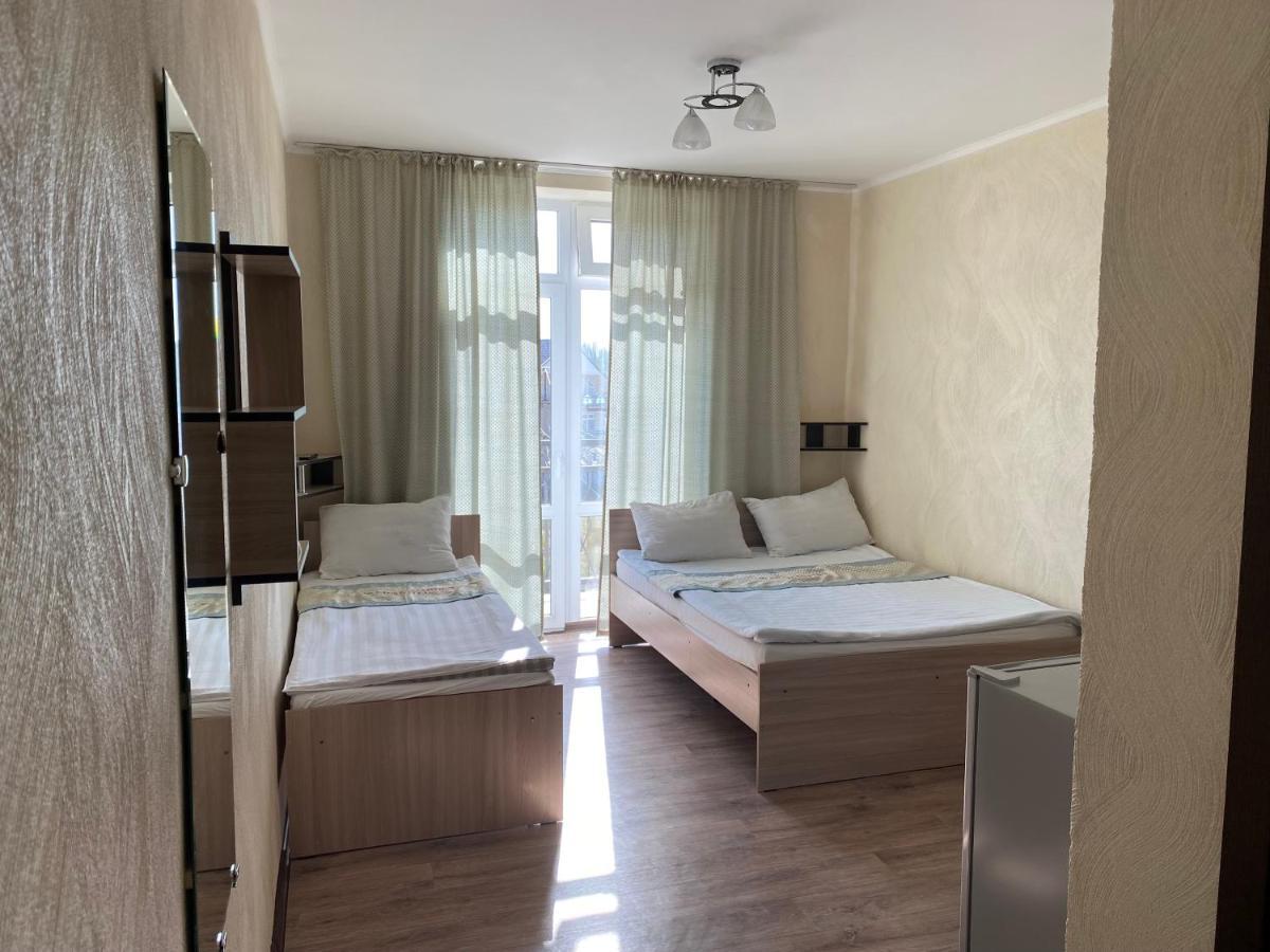 Eram Garden Hotel Bosteri Exterior photo