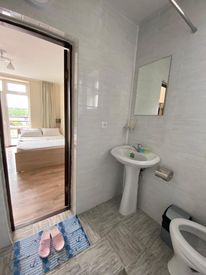 Eram Garden Hotel Bosteri Exterior photo