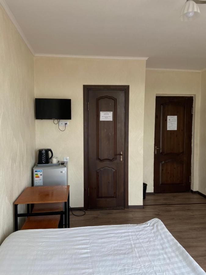 Eram Garden Hotel Bosteri Exterior photo
